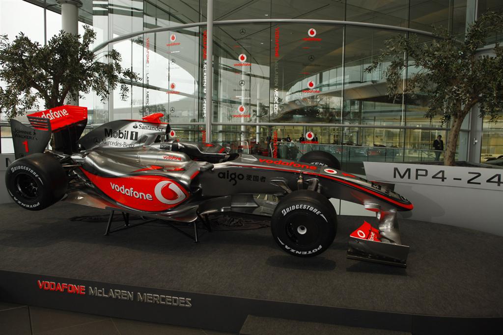 MCLAREN F1 TEAM MCLAREN MP 24 MERCEDES BENZ FO 108W